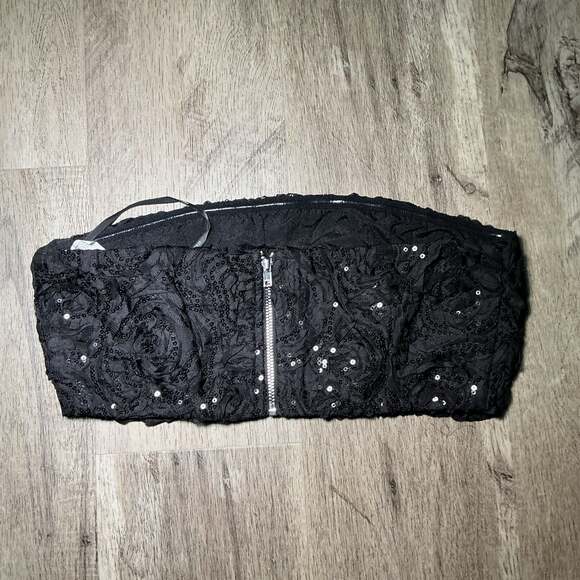 Ariana Embellished Cut-Out Crop Top in Black - Picture 4 of 5